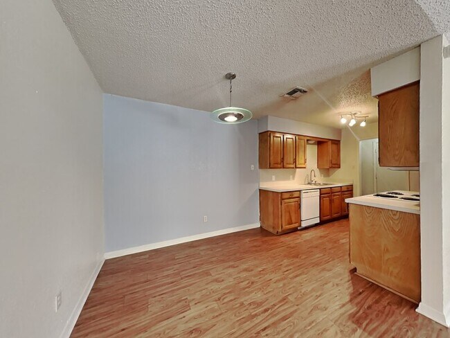 1114 Landsdale Lane, Saginaw, TX 76179 photo 5