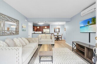 5252 Balboa Arms Dr San Diego, CA 92117 photo 5