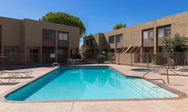 820 W 14th St Tempe, AZ 85281 photo 2