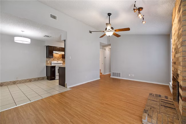 2107 Courtney Street, Austin, TX 78745 photo 2