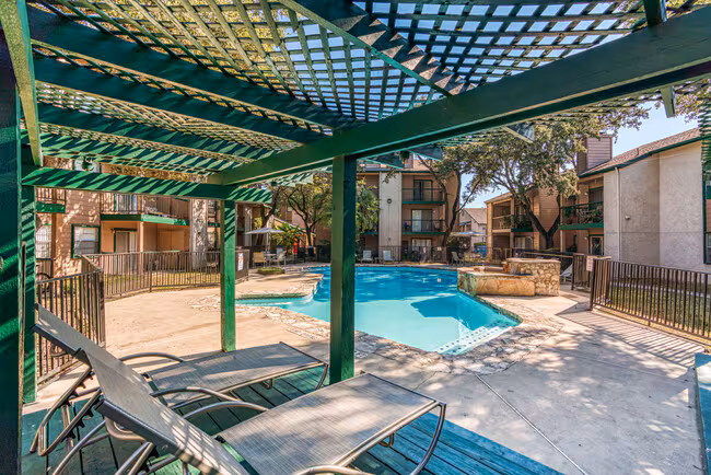 Woodland Apts San Antonio photo 2