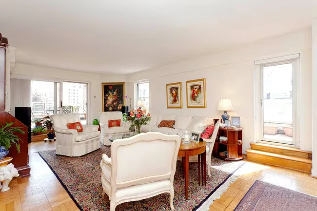 100 W 57th St New York, NY 10019 photo 2
