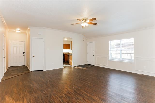 8117 Sweetwater Ln Fort Worth, TX 76134 photo 2