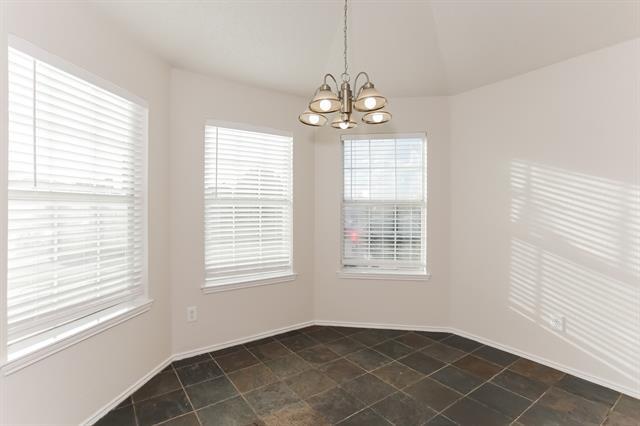 8117 Sweetwater Ln Fort Worth, TX 76134 photo 5