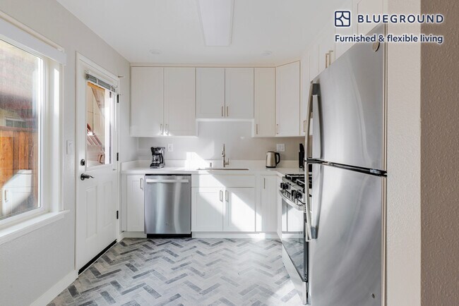 1230 Mills St Menlo Park, CA 94025 photo 5