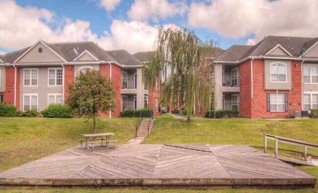 9801 W Fairmont Pkwy La Porte, TX 77571 photo 2