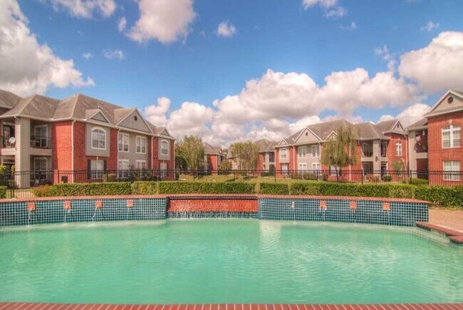 9801 W Fairmont Pkwy La Porte, TX 77571 photo 4