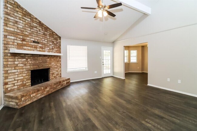 2000 Sexton Drive, Arlington, TX 76015 photo 4