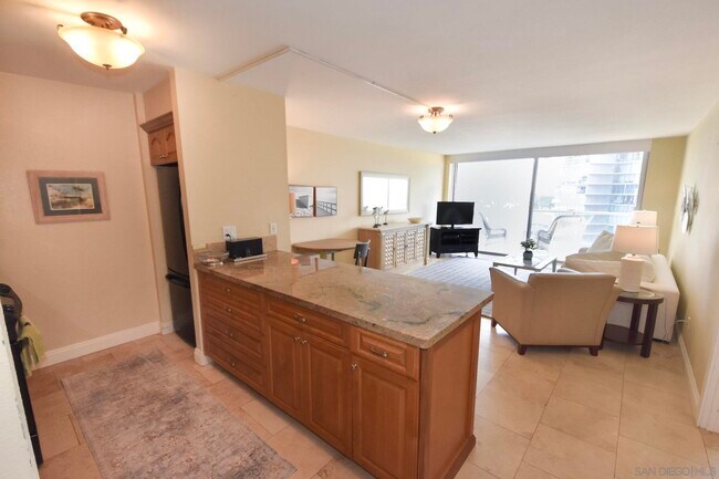 1830 Avenida del Mundo Coronado, CA 92118 photo 4