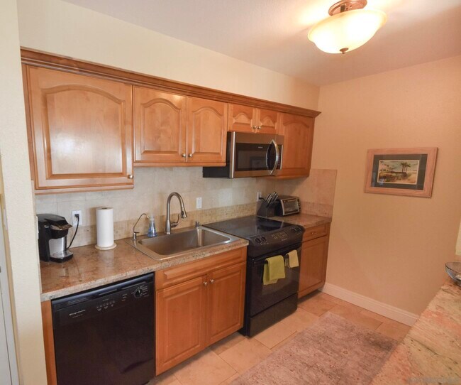 1830 Avenida del Mundo Coronado, CA 92118 photo 2