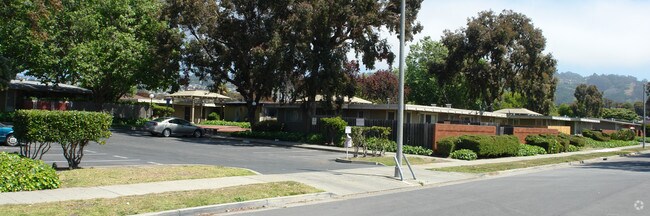 Apartments on Creely Ave · Richmond photo 3