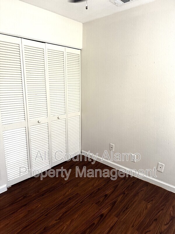 100 Lorenz Rd San Antonio, TX 78209 photo 5