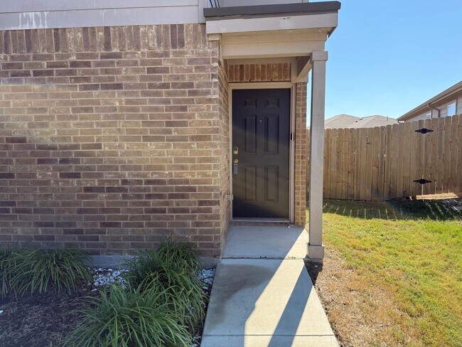 709 Yearwood Lane, Jarrell, TX 76537 photo 4