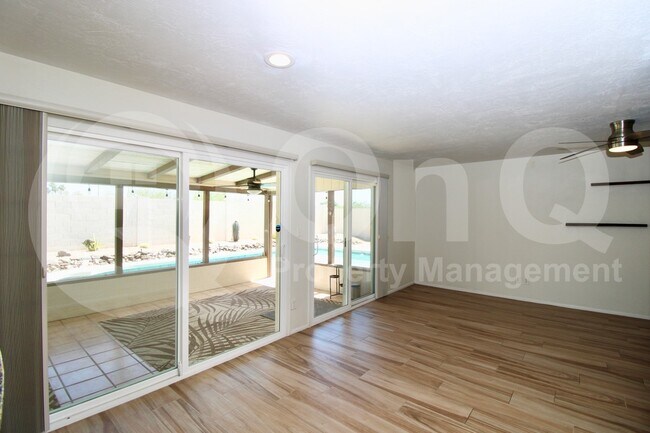 4528 E Capistrano Ave Phoenix, AZ 85044 photo 4
