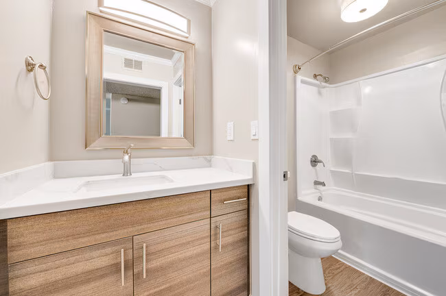 2727 Edison photo 4