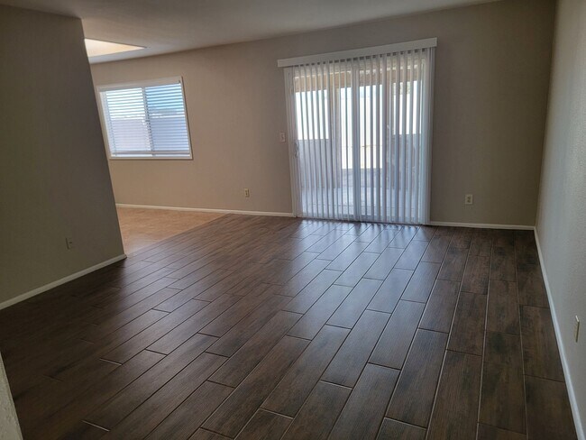 8918 W GRISWOLD photo 4