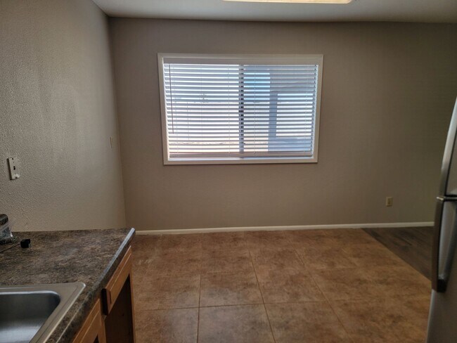 8918 W GRISWOLD photo 5