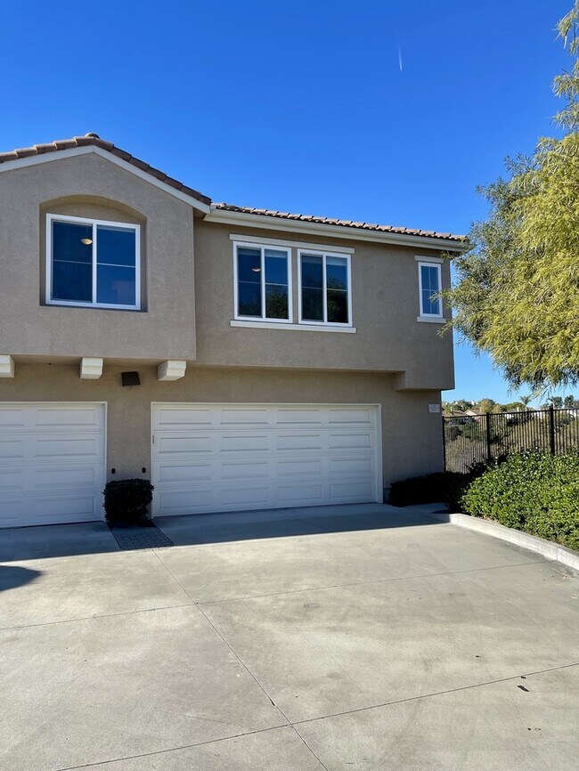 5040 Codorniz Way Oceanside, CA 92057 photo 3