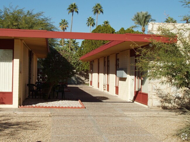 Maryland East Apartments photo 4