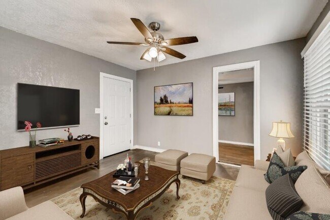 4208 Valentine Street, Fort Worth, TX 76107 photo 4