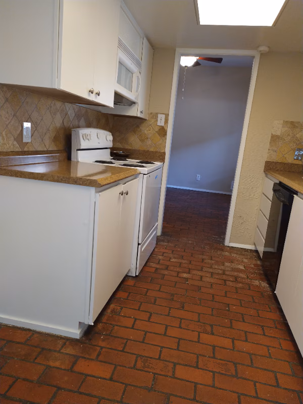 7618 Village Trail Dr Dallas, TX 75254 photo 5