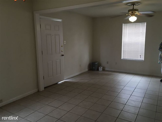401 Manuel Dr College Station, TX 77840 photo 5