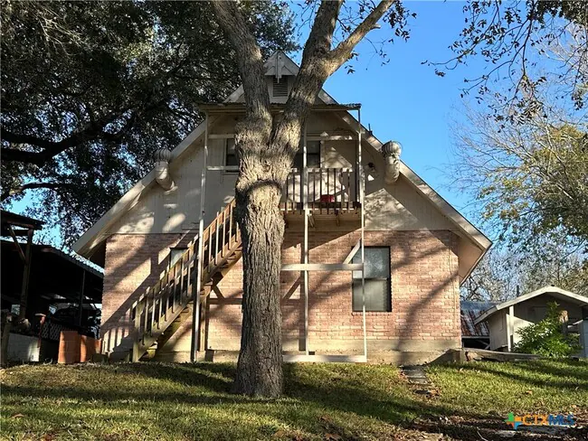 882 Buerger Ln Seguin, TX 78155 photo 4