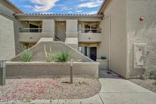 9460 E Mission Ln Scottsdale, AZ 85258 photo 3