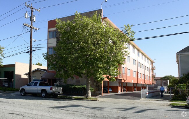 Benjamin Place photo 3