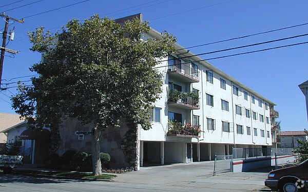 Benjamin Place photo 2