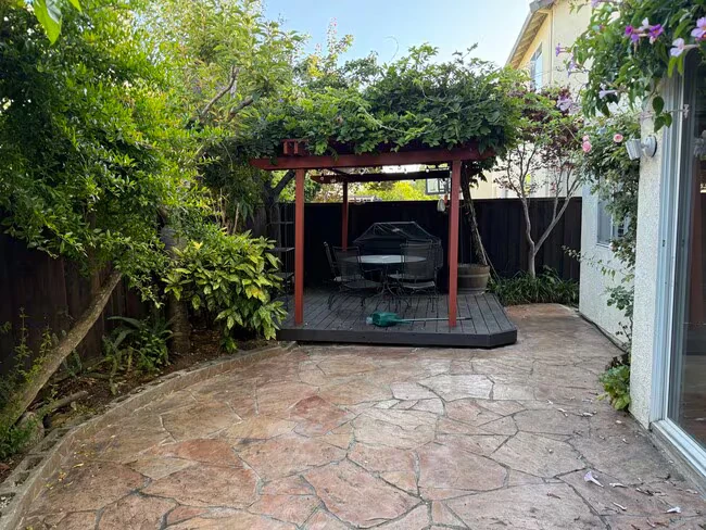 15680 Atlantus Ave San Leandro, CA 94579 photo 2