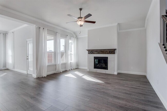 1021 Catskill Court, Burleson, TX 76028 photo 2