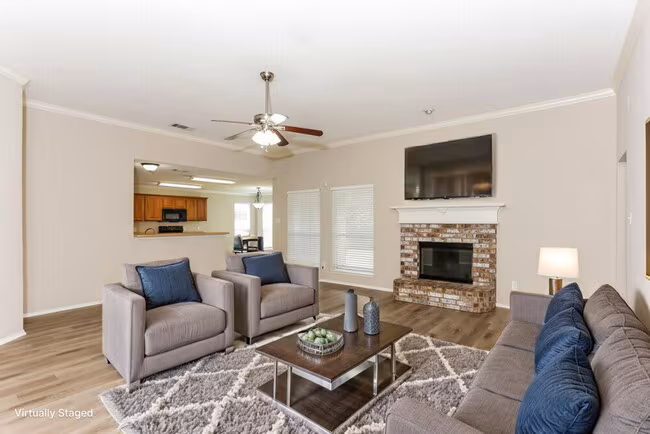 125 Adams Drive, Crowley, TX 76036 photo 3