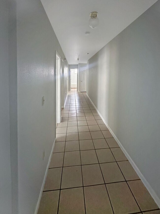 702 S Gevers St San Antonio, TX 78203 photo 3