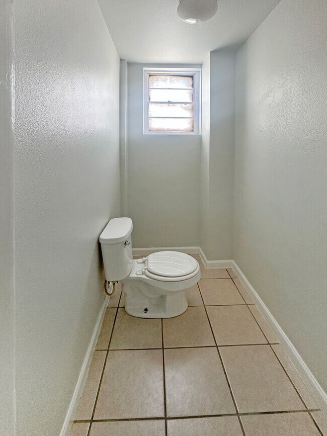 702 S Gevers St San Antonio, TX 78203 photo 2