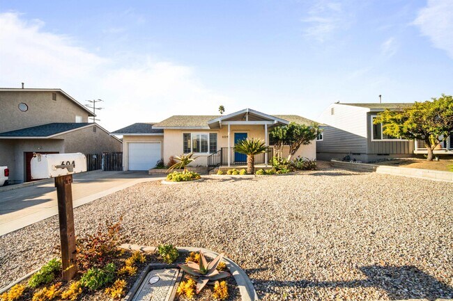 604 Monterey Dr Oceanside, CA 92058 photo 2