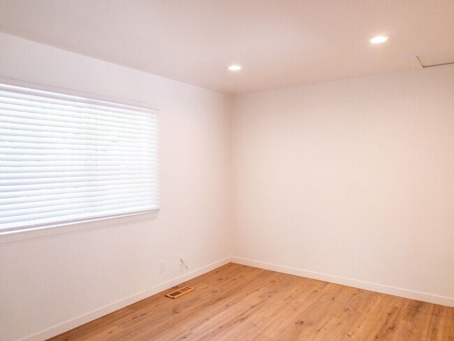 1110 Sir Francis Drake Boulevard, San Anselmo, CA 94960 photo 5