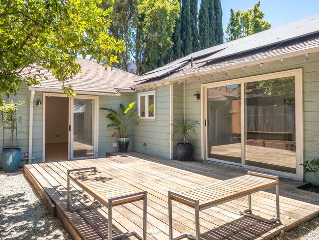 1110 Sir Francis Drake Boulevard, San Anselmo, CA 94960 photo 2