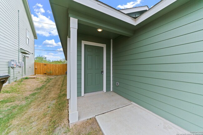 7810 Serro Medina San Antonio, TX 78252 photo 4
