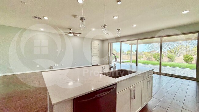 17367 N 10th St Phoenix, AZ 85022 photo 5
