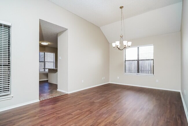 812 Ironsides Ln Blue Mound, TX 76131 photo 5