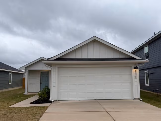 258 Bull Lake Cir Niederwald, TX 78640 photo 2