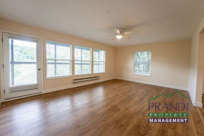 109A Live Oak Ave Fairfax, CA 94930 photo 2