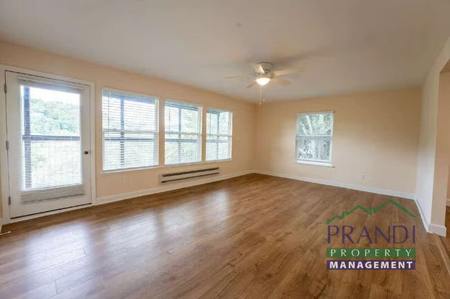 109A Live Oak Ave Fairfax, CA 94930 photo 2