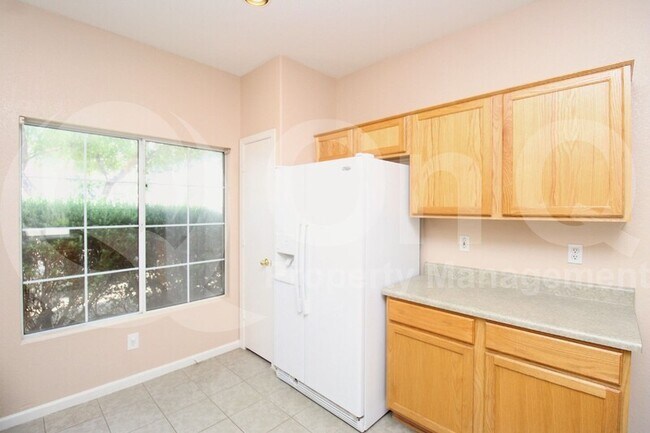 16043 West Tara Lane, Surprise, AZ 85374 photo 4