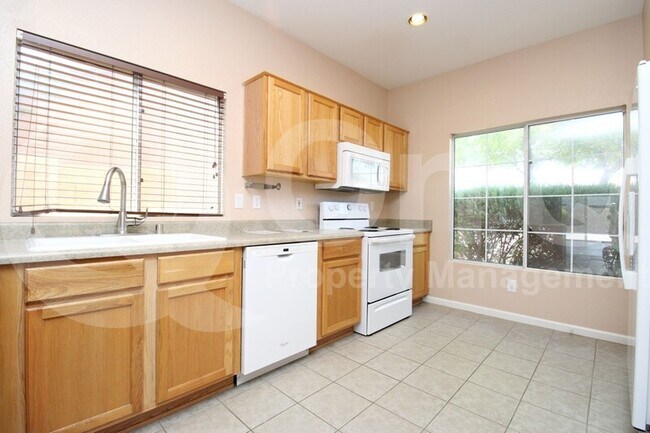 16043 West Tara Lane, Surprise, AZ 85374 photo 3
