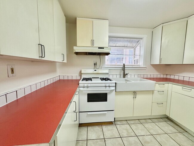 3110 Martin Luther King Jr Way Berkeley, CA 94703 photo 2