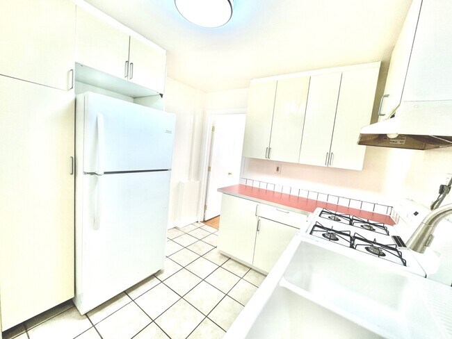 3110 Martin Luther King Jr Way Berkeley, CA 94703 photo 4