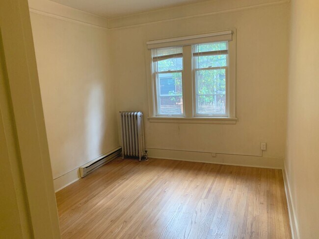 835 34th Ave Seattle, WA 98122 photo 5