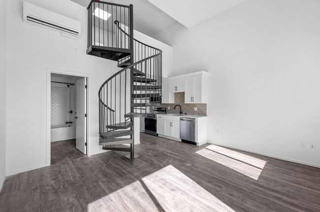 801 Pearl St San Diego, CA 92037 photo 2